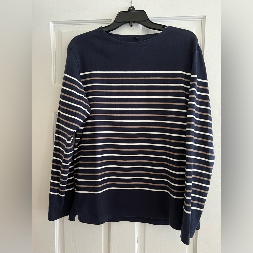 Uniqlo long sleeve / size: L mens